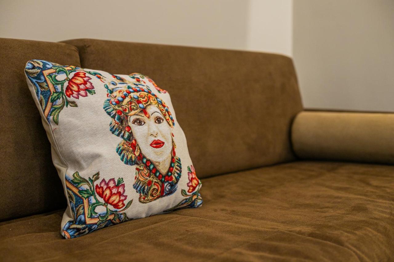 I Mori Apartments Чефалу Екстериор снимка