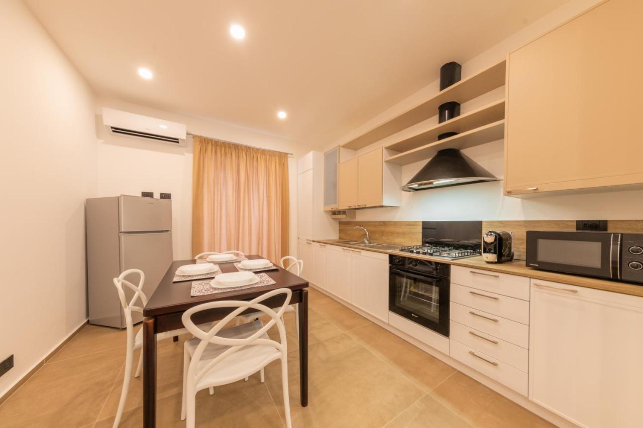 I Mori Apartments Чефалу Екстериор снимка