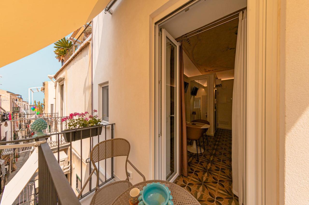 I Mori Apartments Чефалу Екстериор снимка