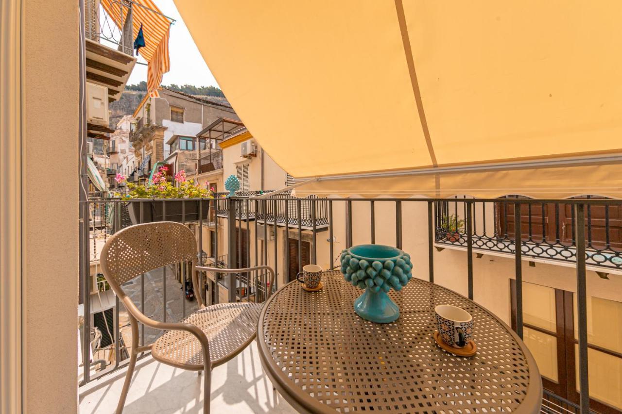 I Mori Apartments Чефалу Екстериор снимка